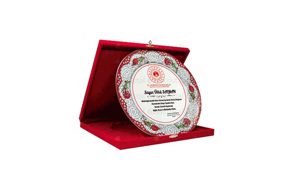 Kırmızı Porselen Tabak Plaket